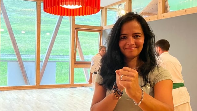 Rosina Pinchera davart karate en l'Engiadina