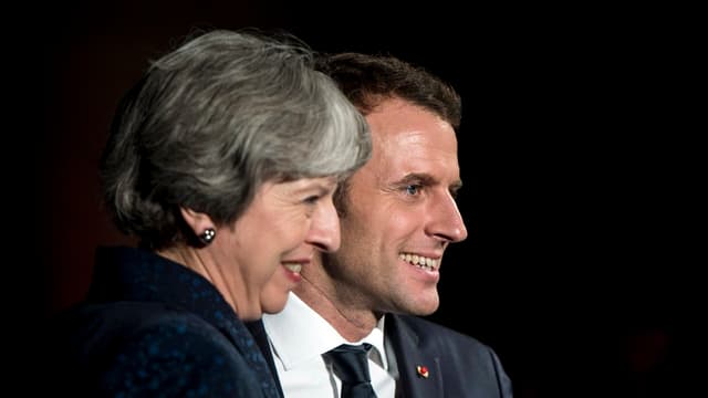 Emmanuel Macron e Theresa May.