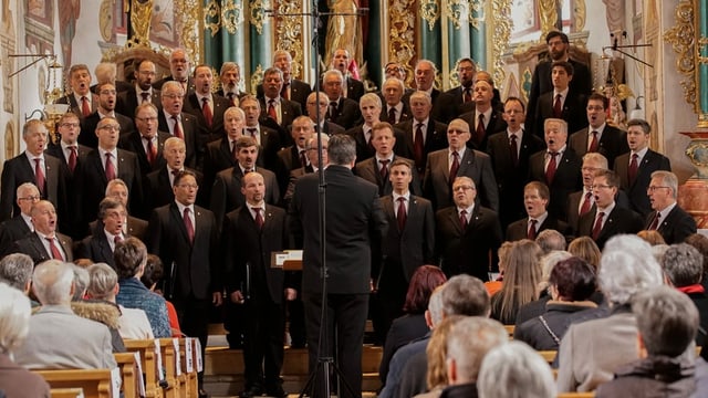 Mezdi: 35 onns producziun da musica – Il chor viril Surses