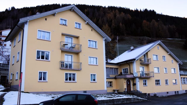 Hostel Cucagna - l'anteriur Hotel Bellavista - duai dar suttetg a requirents d'asil. Hostel Cucagna - l'anteriur Hotel Bellavista - duai dar suttetg a requirents d'asil.
