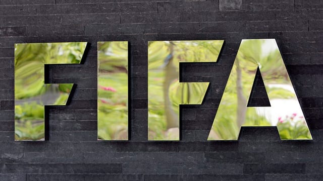 Il logo da la Fifa a la sedia principala a Turitg. 