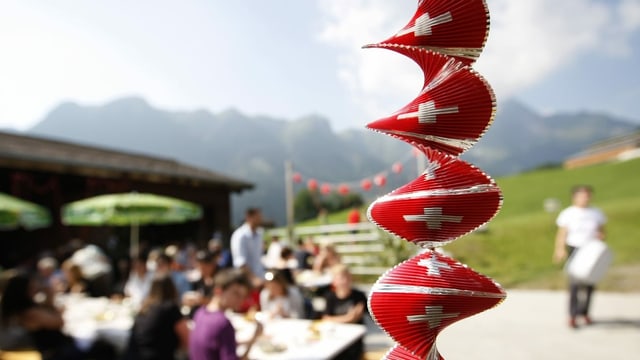 Lampiun svizzer tar ina festa da 1. d'avust