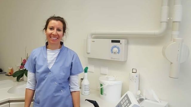 La dentista a Mustér ha uss anc avunda dischinfectant e mascras