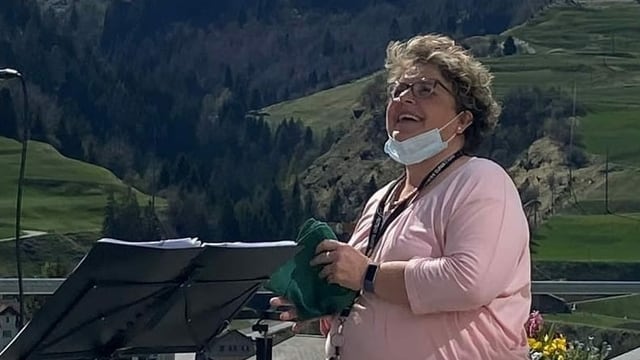 SeniorAs ed advent: Karin Luzio ch'organisescha activitads en il Center da sanadada a Savognin