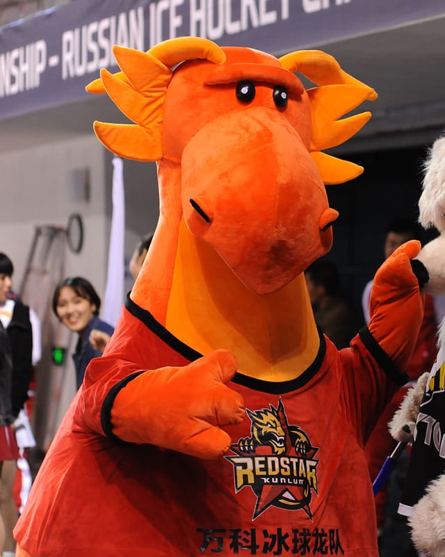 Il mascottin da l'equipa chinaisa HC Red Star Kunlun.
