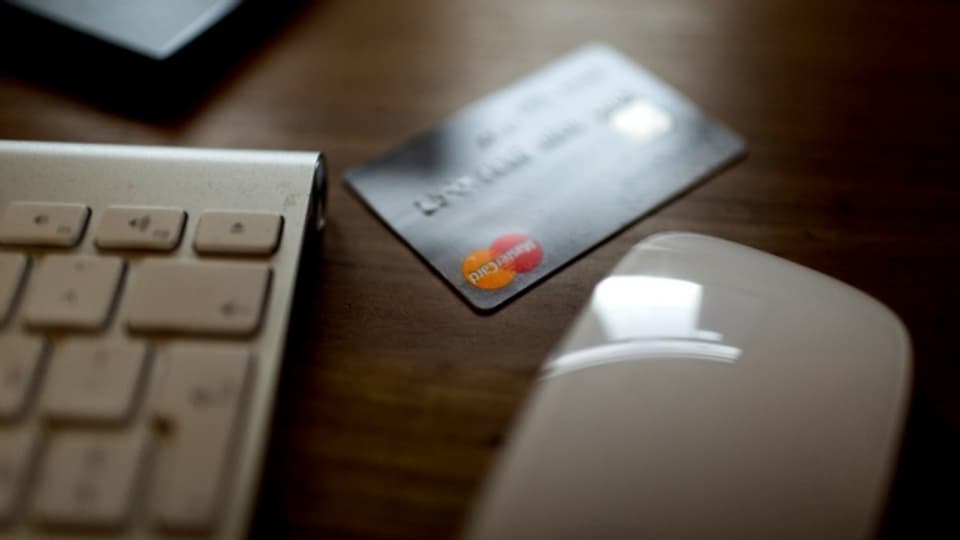 Per cumpras en l'internet vegn savens duvrà ina carta da credit.