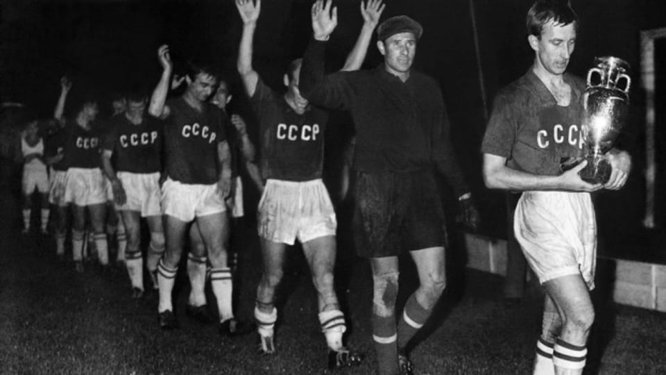 L'equipa sovietica suenter la victoria cunter la Jugoslavia