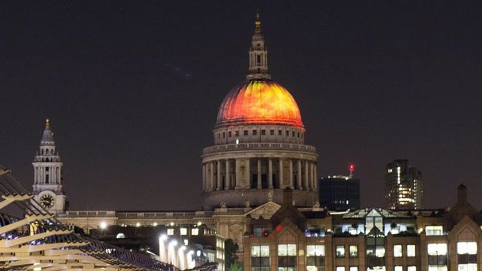 Cun l'illuminaziun da la St.Pauls Cathedral sa regorda Londra dal grond fieu dal 1666.