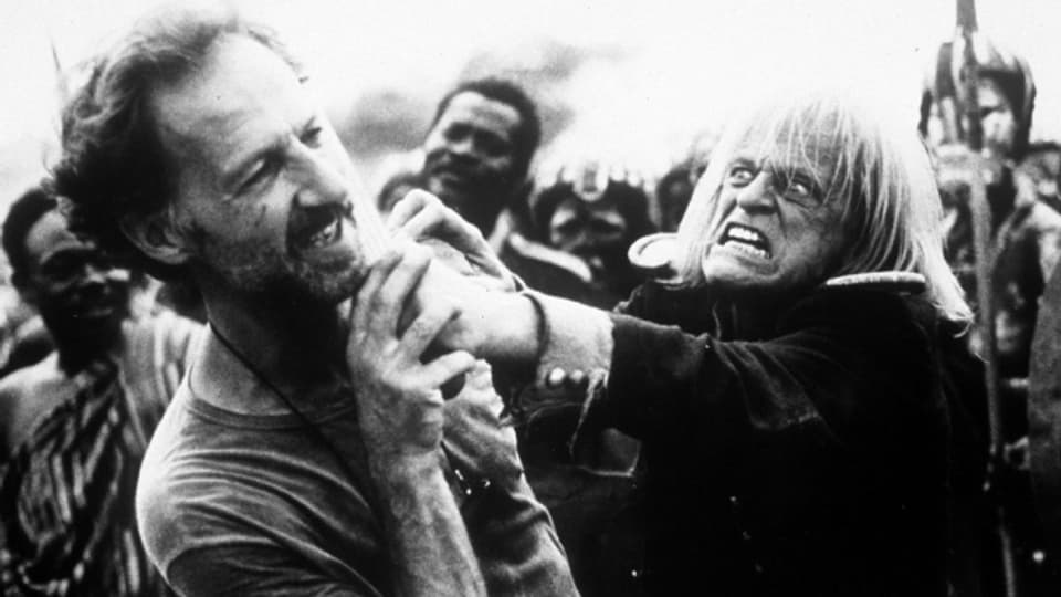 L'actur Klaus Kinski ed il reschissur Werner Herzog en ina scena dal film documentar' Mein liebster Feind'