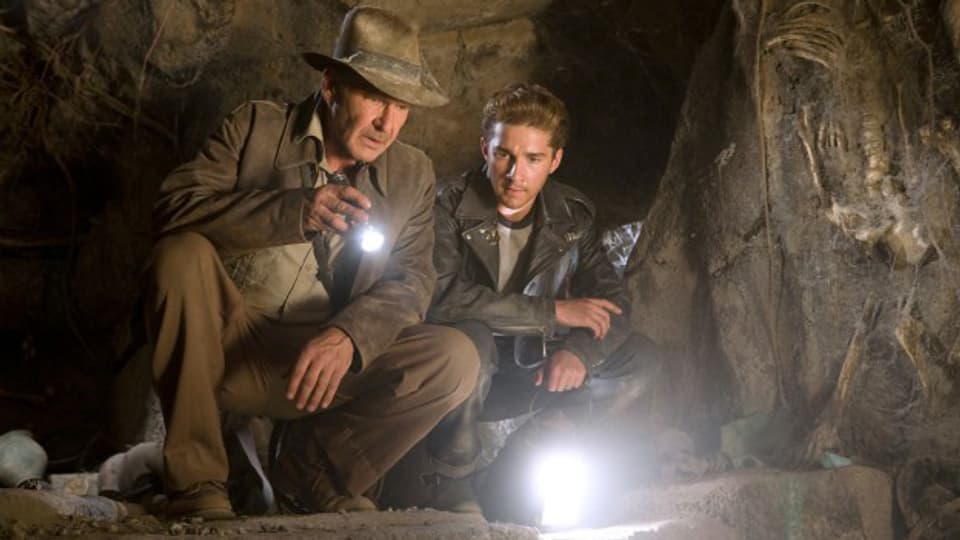 Harrison Ford cun Shia LaBeouf en il davos Indiana Jones.