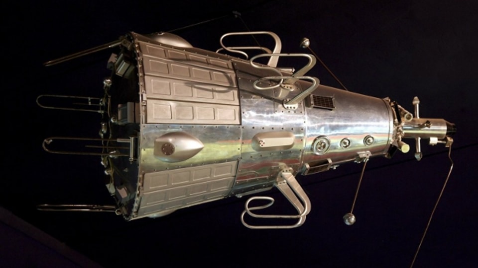 Sputnik-2 ha transportà la chogna Laika en il spazi.