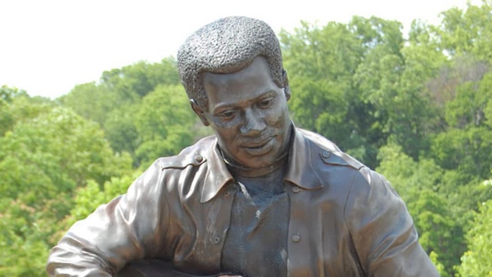 Statua da Otis Redding en sia citad natala Macon.