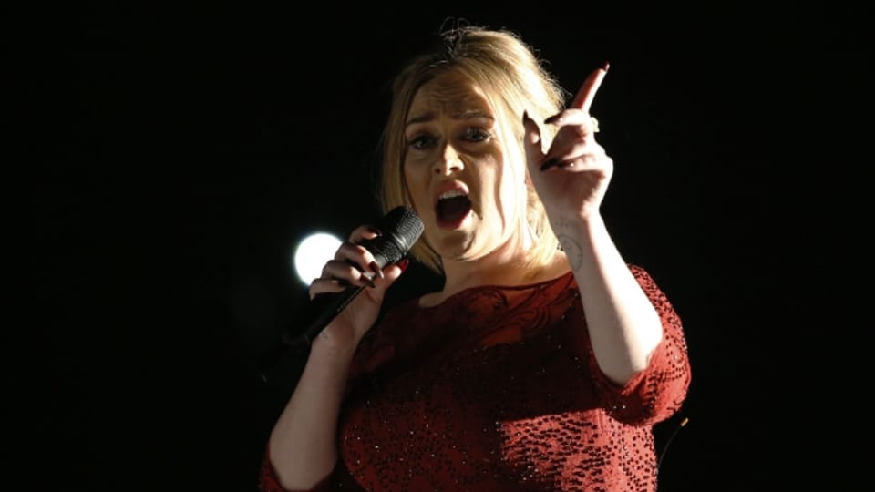 Adele durant in concert