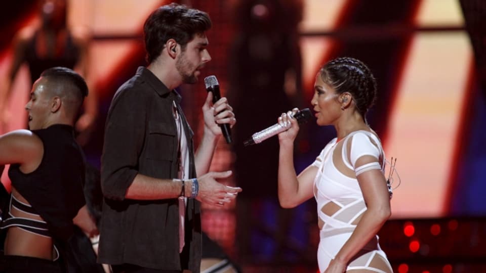 Álvaro Soler chanta cun Jennifer Lopez ses hit El mismo sol