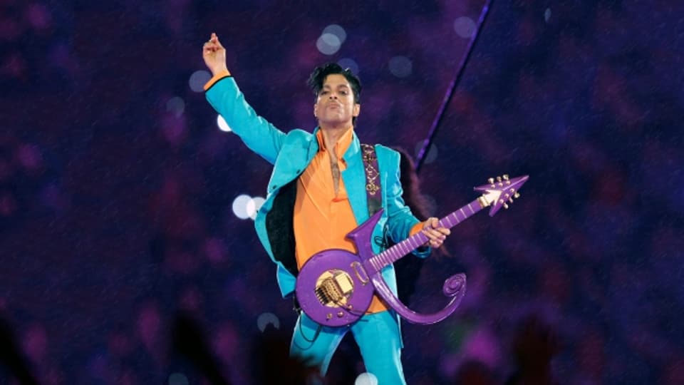 Prince durant siu concert tar il Superbowl 2007.