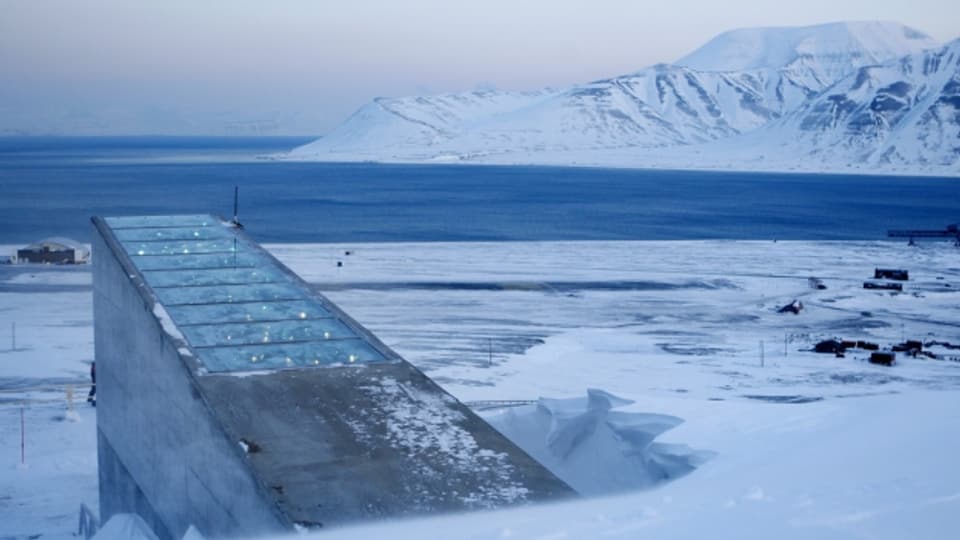 L'entrada da l'arca Noa da las semenzas sin l'insla Spitzbergen en la Norvegia.