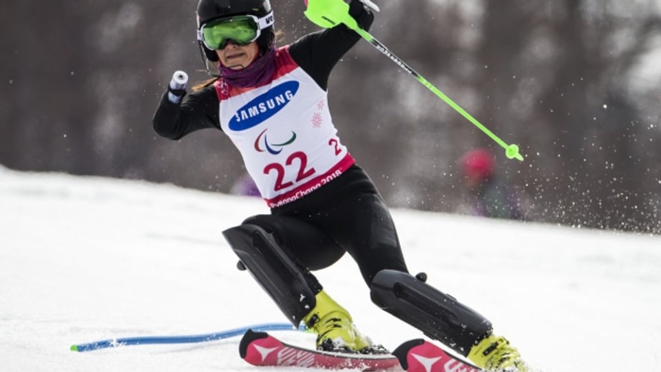 L'atleta cun in bratsch amputà po sa partizipar a cursas da para ski alpin.