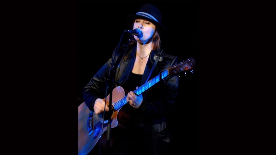 Suzanne Vega durant in concert