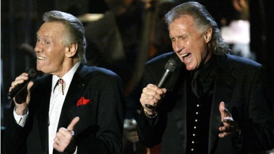 The Righteous Brothers durant in concert