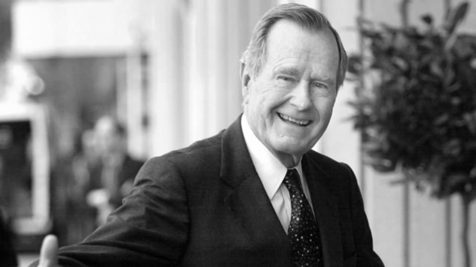 George H. W. Bush ha vivì per la politica dals Stadis Unids