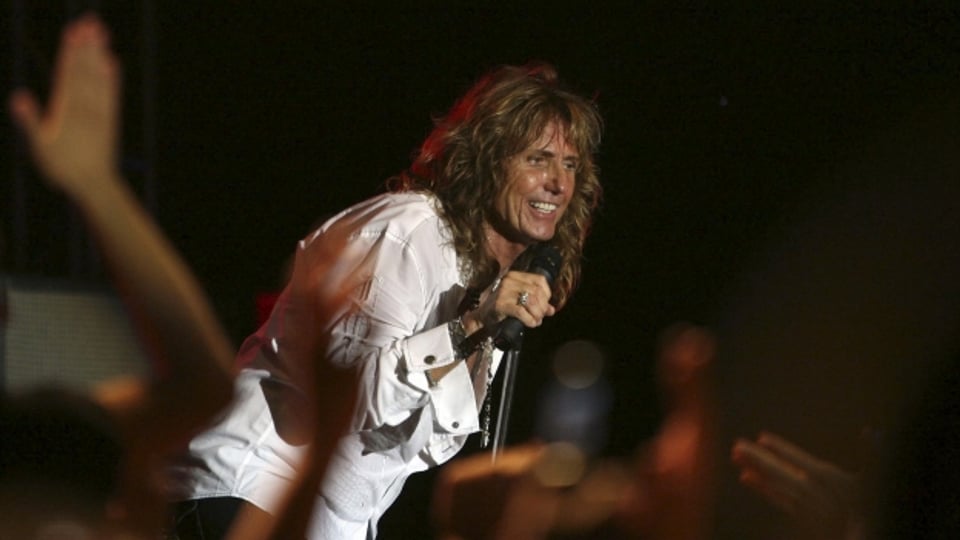 David Coverdale da la gruppa Whitesnake durant in concert