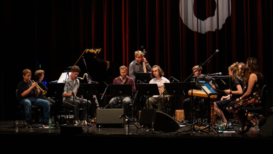 Ils giuvens talents durant lur concert ad Altdorf