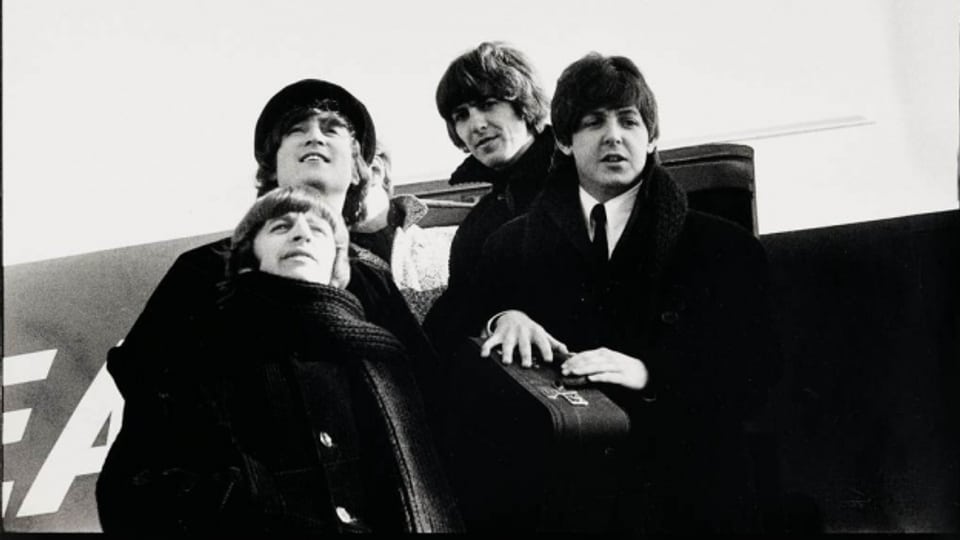 Ils Beatles han gì lur grond hit «Help!» il 1965.