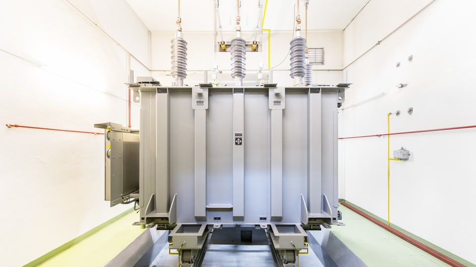 Stromunterbruch in der Surselva wegen übelastetem Trafo in Sedrun.