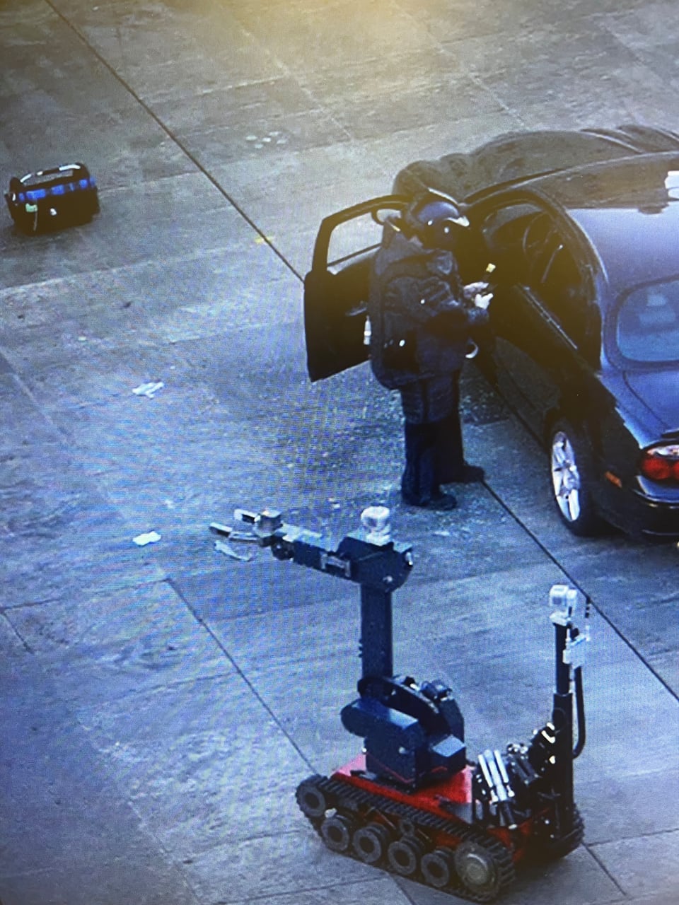 Bundeshaus Bern: Mit diesem Roboter wurde das verdächtige Auto auf dem Bundesplatz untersucht. 