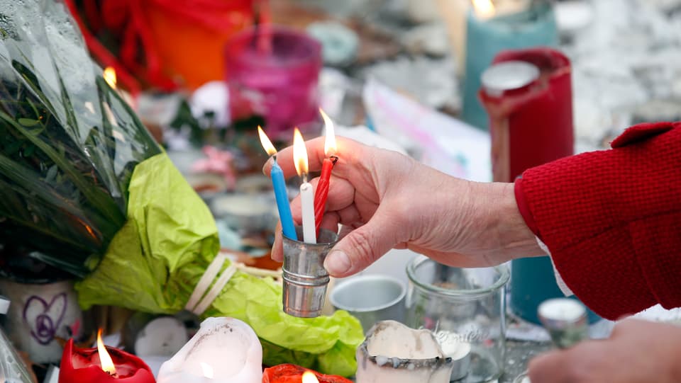 Oz il di da la ceremonia da cumià uffiziala per las 130 unfrendas è cunzunt la malencurada stada preschenta a Paris.