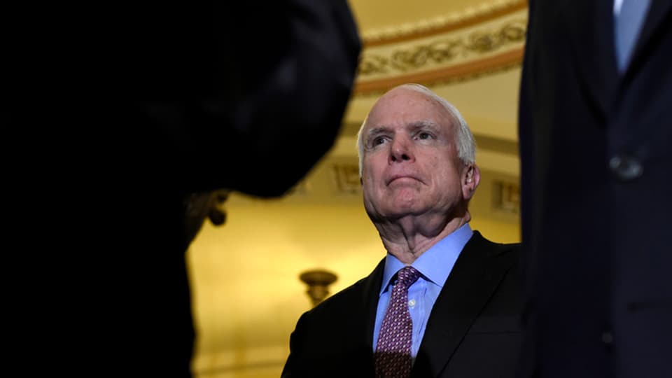 senatur american John McCain