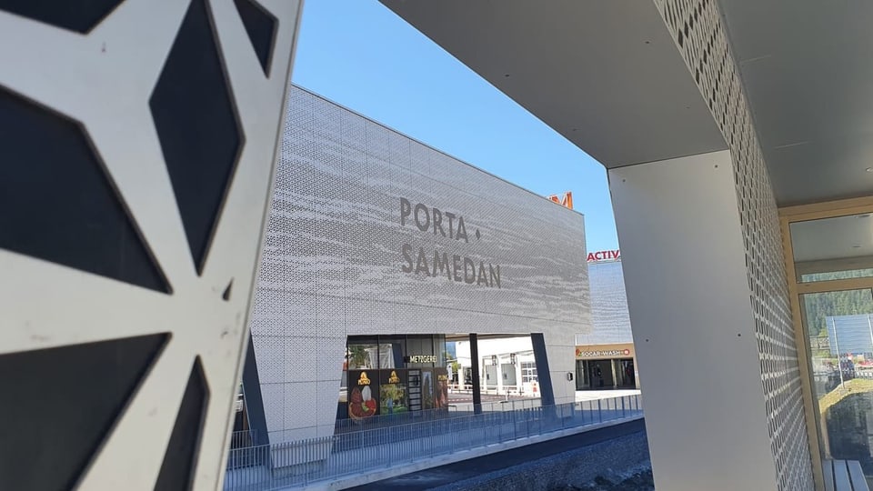 Porta Samedan Il center da cumpras «Porta Samedan»