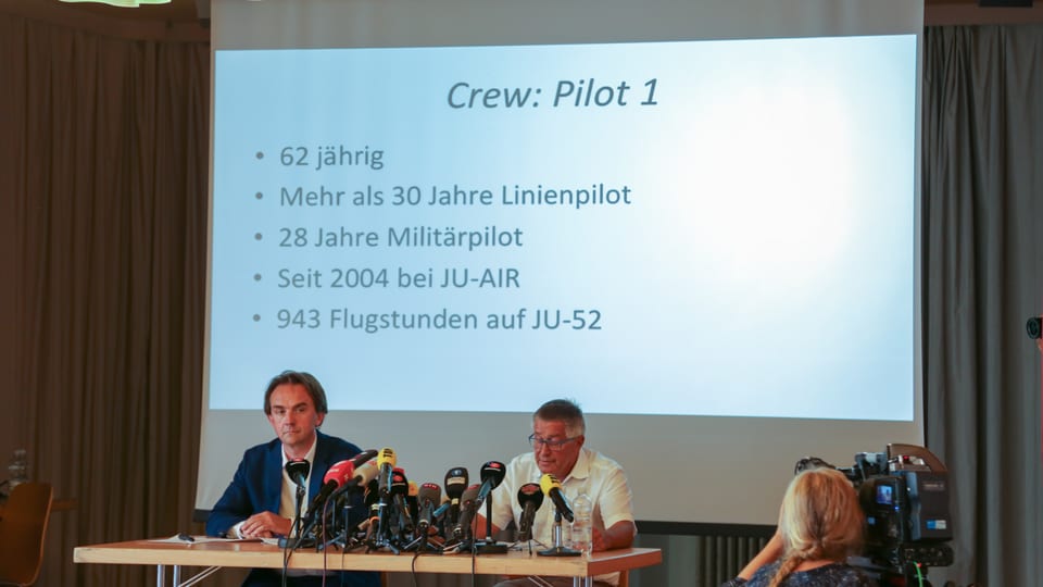 Conferenza da medias gestiunaria dal aviun JU-Air.