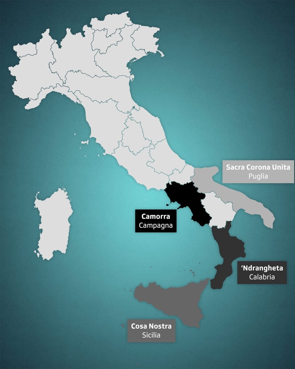 Carta da l'Italia cun la derivanza: Camora da la Campagna, 'Ndrangheta da la Calabria, Cosa Nostra da la Sicilia