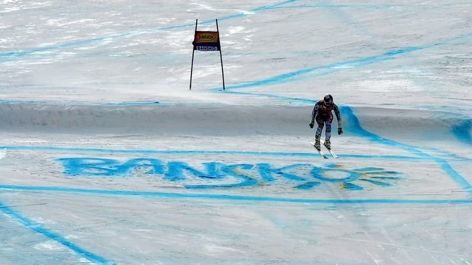 Pista da cursa da skis cun scrit en la naiv Bansko.