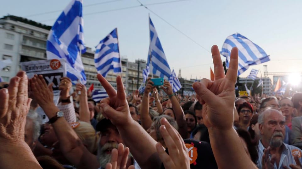 Dets en l'aria, bandieras da la Grezia