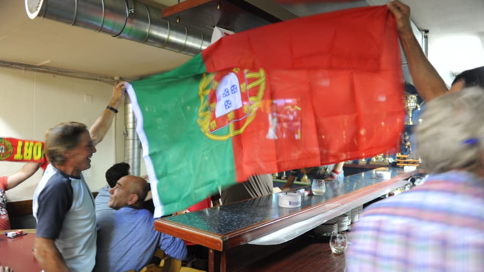 La bandiera Portugaisa na dastgava sa chapescha betg mancar. 