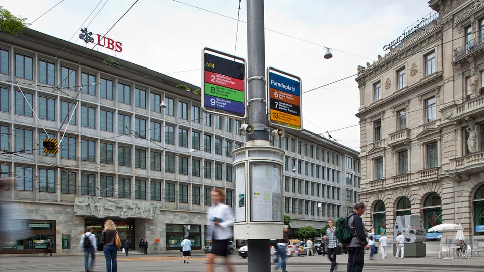 paradeplatz a turitg cun ubs e credit svizzer
