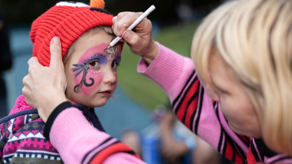 Viele Kinder liessen sich schminken.