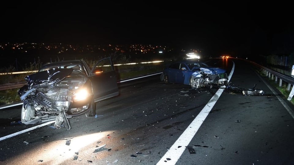 Dus autos donnegiads entras l'accident sin l'A13.