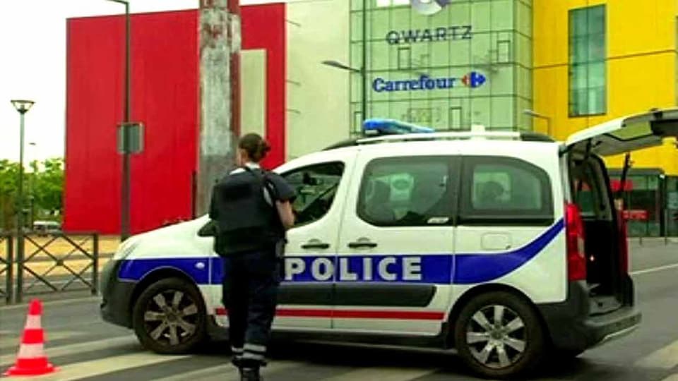 Ils laders armads sajan penetrai en la fatschenta da moda.