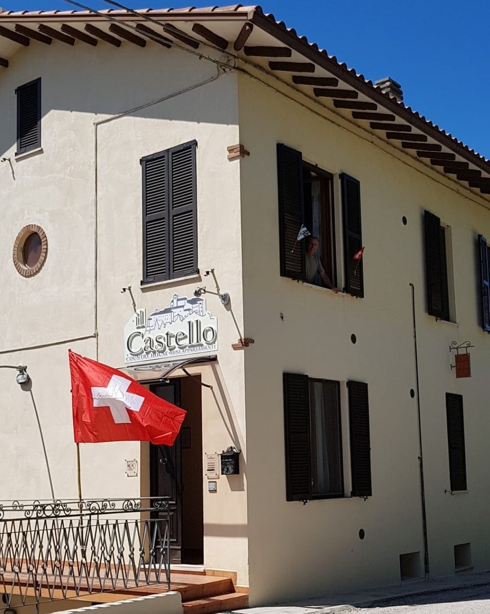 Bandiera svizra en l'Italia