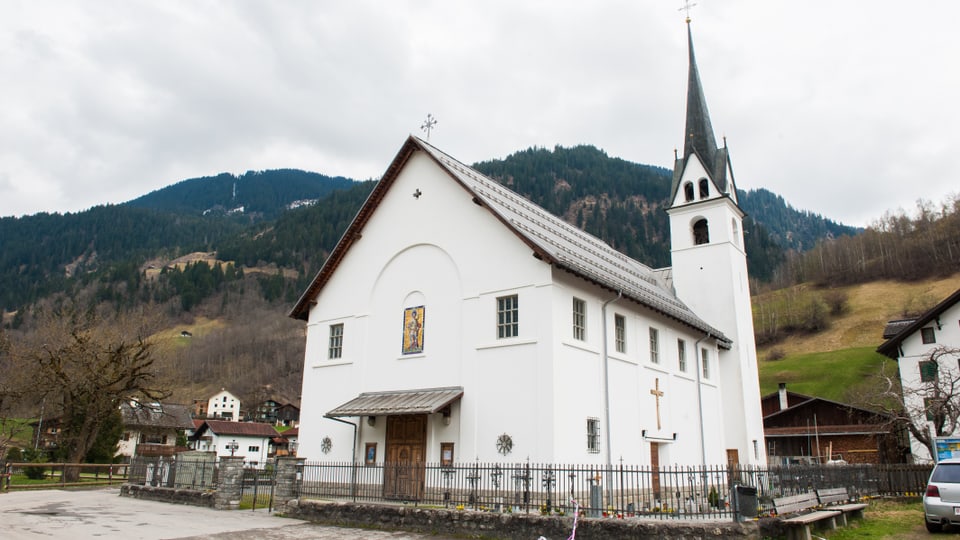 Baselgia S. Placi a Surrein.