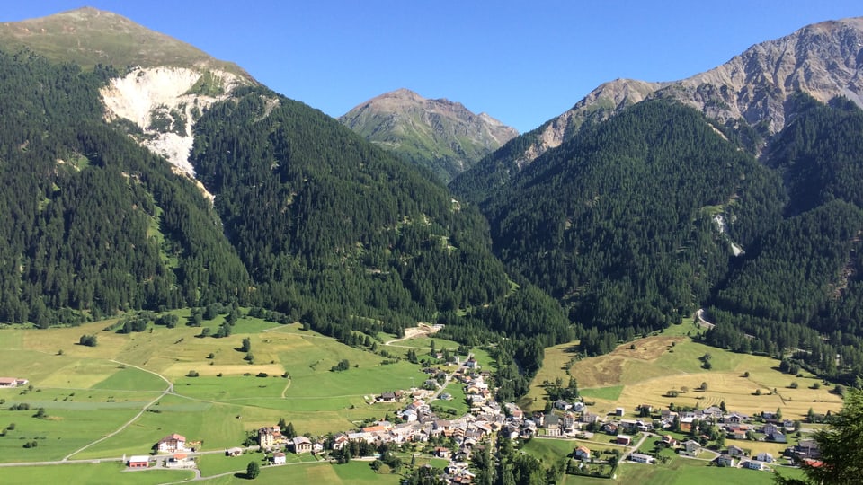 Il stgarp da Schais sur Sta. Maria Il Piz Chalderas, Schais e sutvart sta: Maria