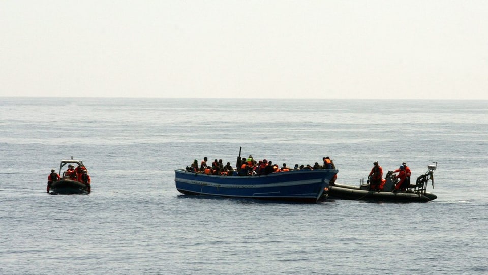 Ina da las acziuns da salvament da la guardia costa taliana sin la Mar Mediterrana.