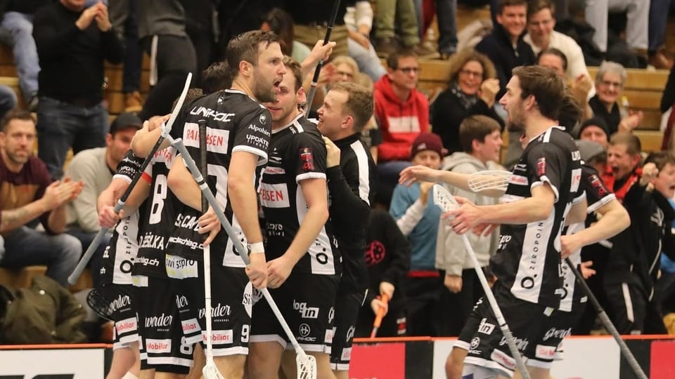 Muments da success èn scarts questa stagiun tar Cuira Unihockey.