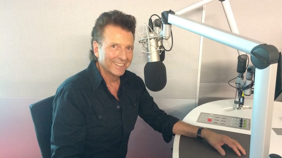 en il studio cun microfon