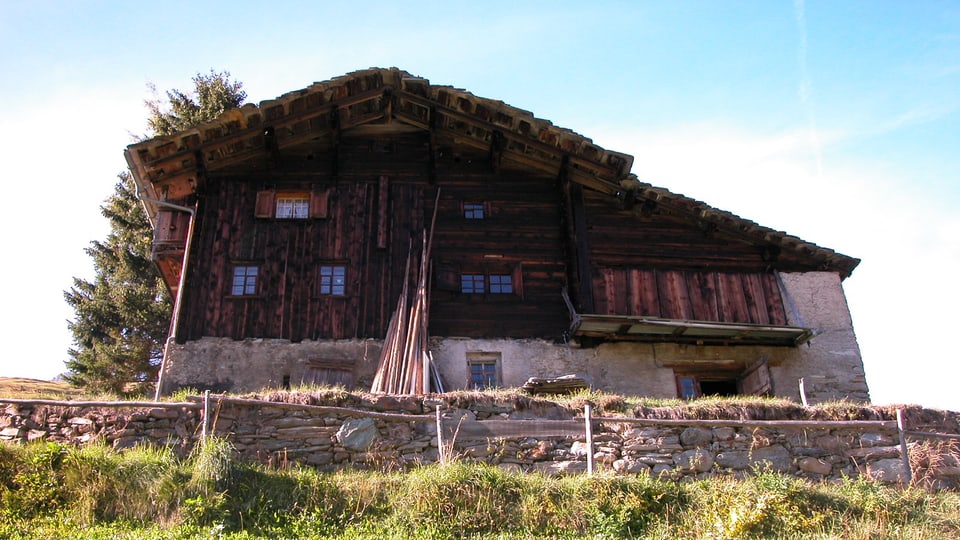 La chasa numnada «Jörischhuus» a Leis in vischinadi da la vischnanca da Val Son Pieder. 