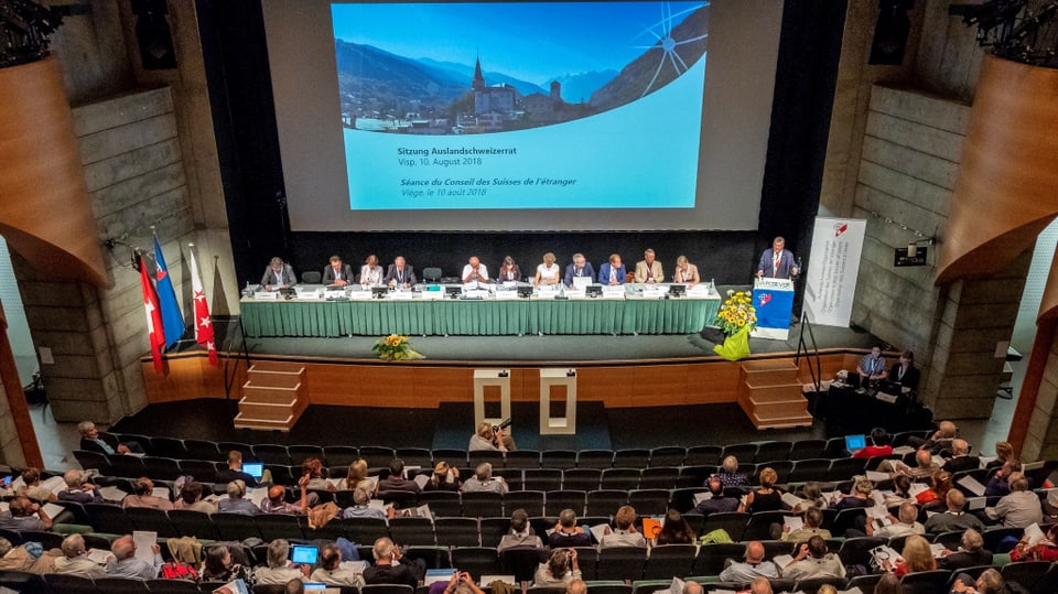 Vista da surengiu en ina sala da congress.