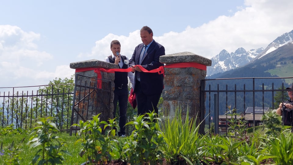 Clau Schlosser eröffnet den Garten Crest la Crusch während den Festlichkeiten 150 Jahre Fausta Capaul